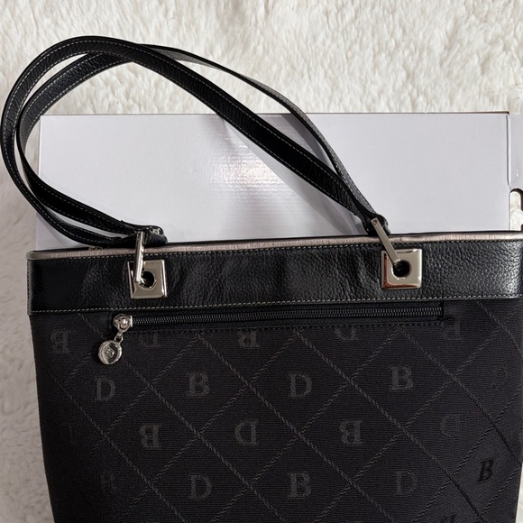 BO DEREK,Elegant Black Tote Bag - Picture 15 of 17